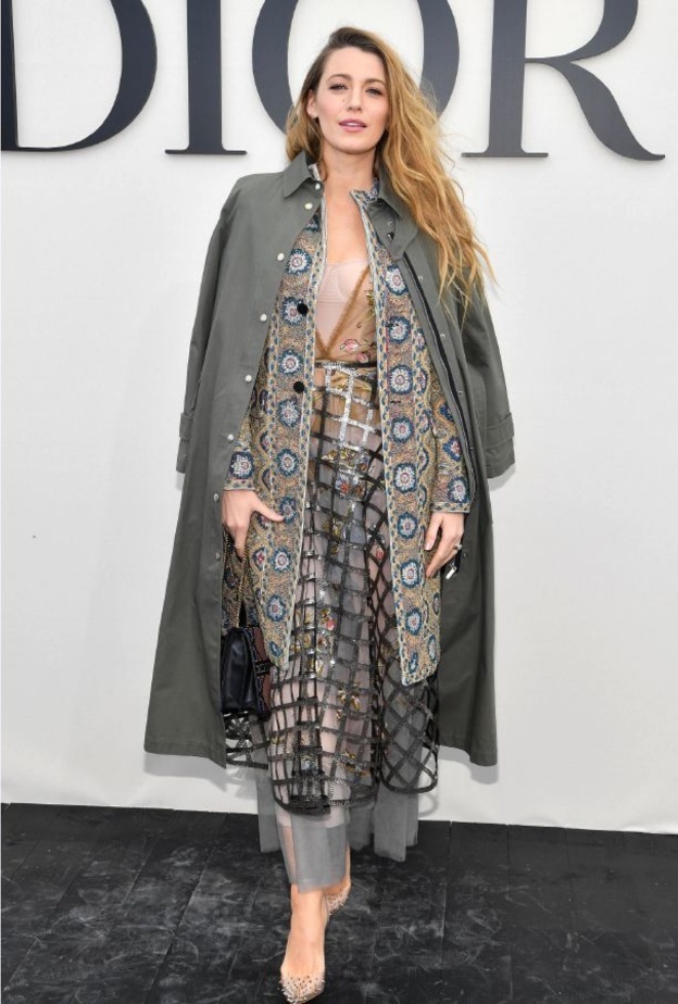 كيت موس وسيندي كروفرد في الصفوف الامامية خلال عرض سان لوران