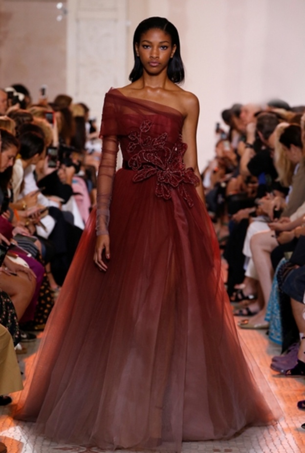 الوان فساتين خطوبة موضة خريف 2018