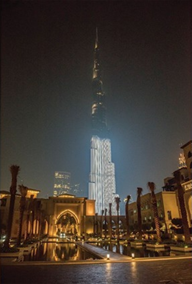 برج خليفة يُطفئ نصف أدواره تضامنا مع حملة عالمية لتمكين المرأة