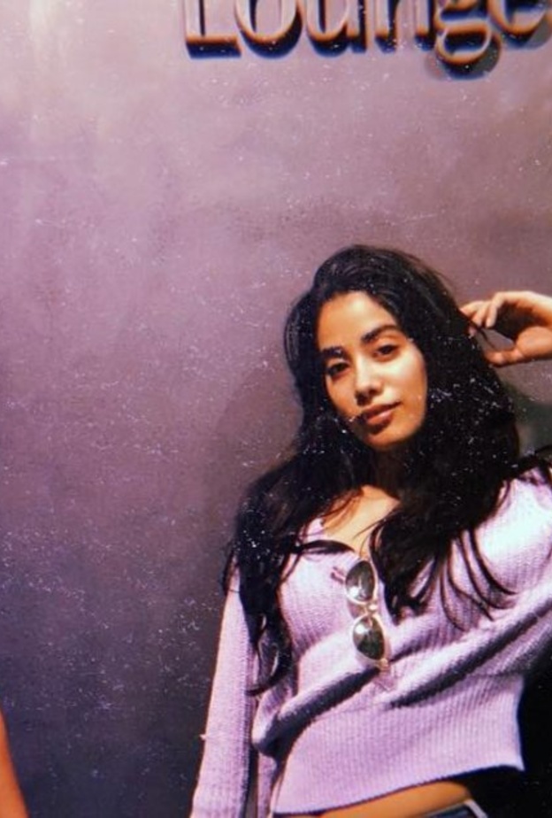 بريانكا تشوبرا تقابل جاهانفي كابور في إيطاليا