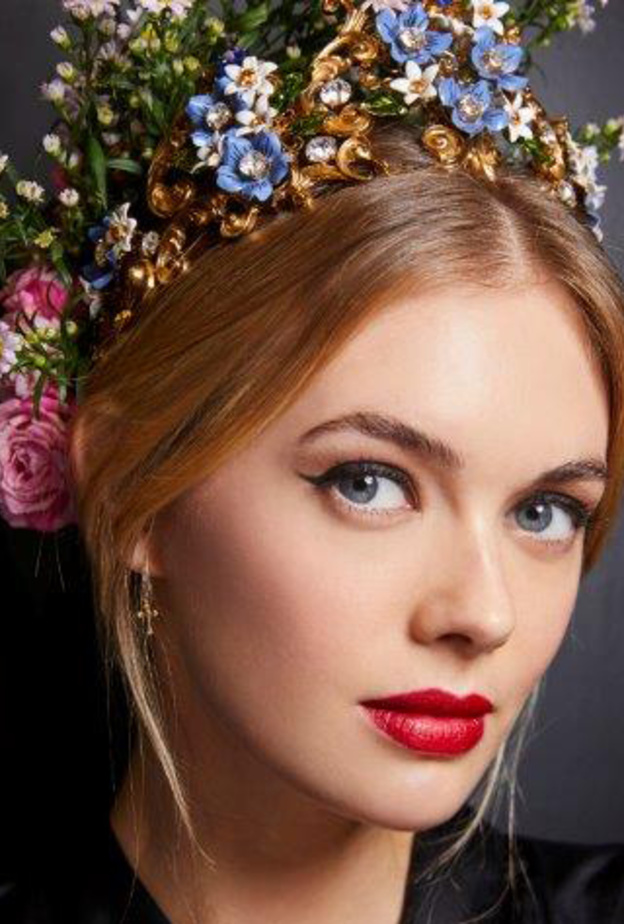 ماكياج أبدي من توقيع  Dolce & Gabbana خلال عرض مجموعة ربيع/ صيف 2019