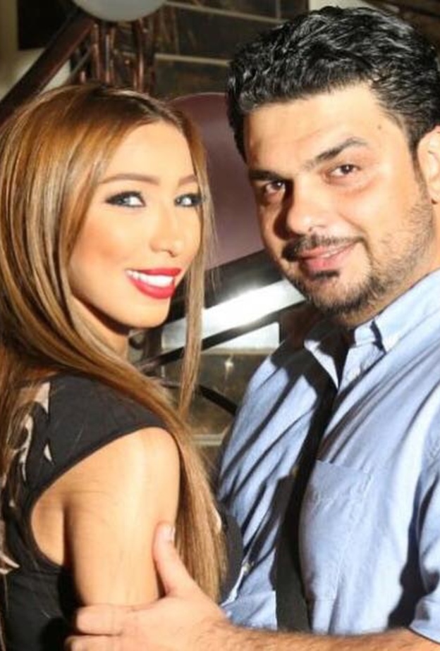 زوج دنيا بطمة خلال تلقيه العلاج من السرطان