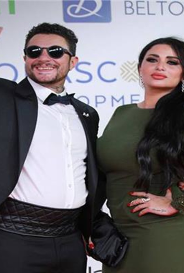 أحمد الفيشاوي وزوجته في حفل زفافهما بالجونة 