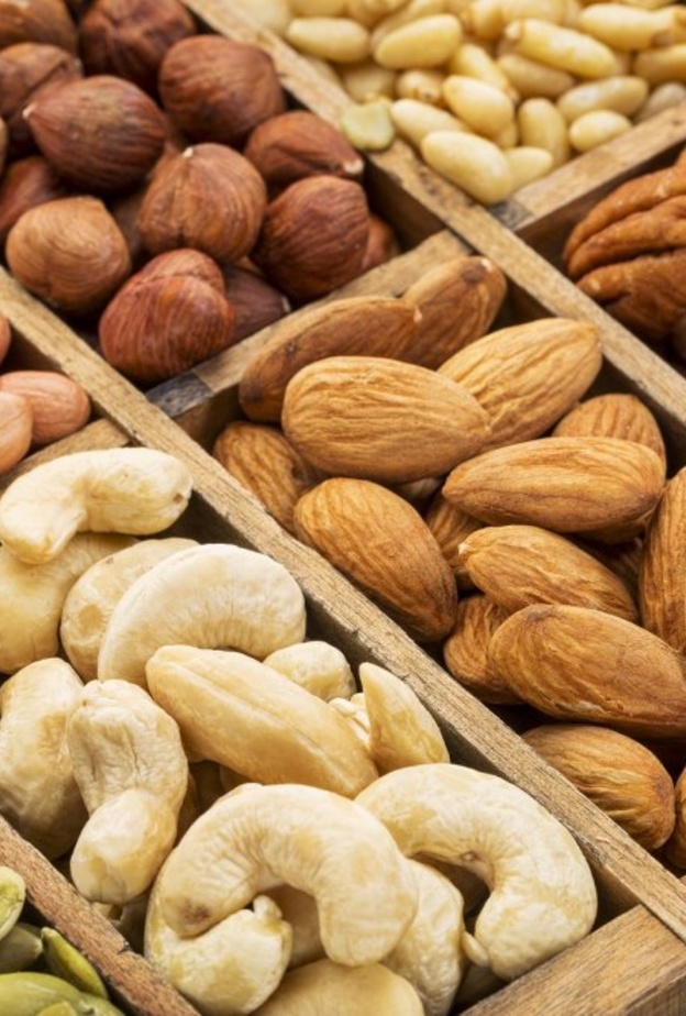 المكسرات تحتوي على الدهون الغير مشبعة المفيدة للقلب