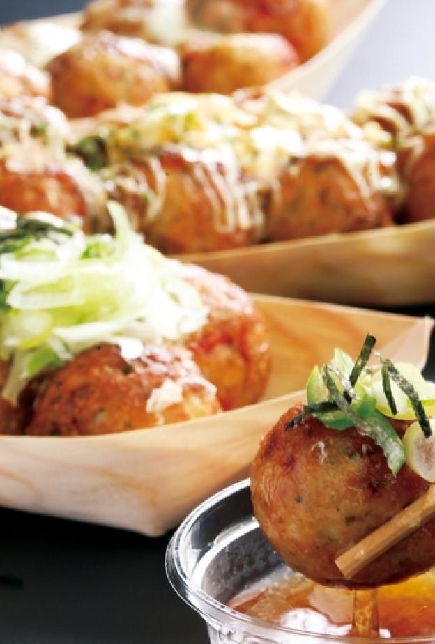 كاكيجوري هو حلوى يابانية تشبه الأيس كريم وغالبا ما ترتبط بموسم الصيف