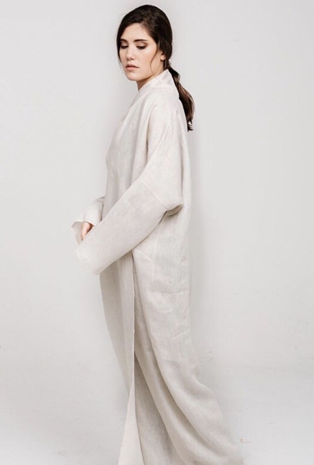 عباية متوفرة لدى بوتيك Voguish