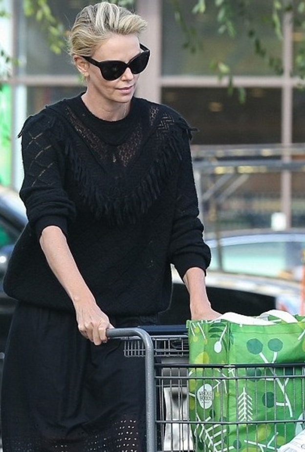 تشارليز ثيرون