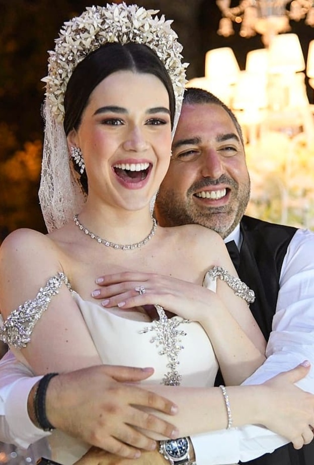 مايا رعيدي بالتاج الملكي المرصع بـ1800 حبة الماس