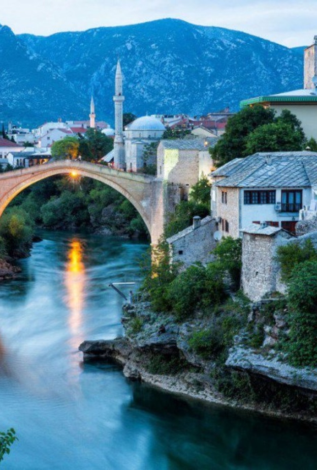  غروب الشمس في موستار