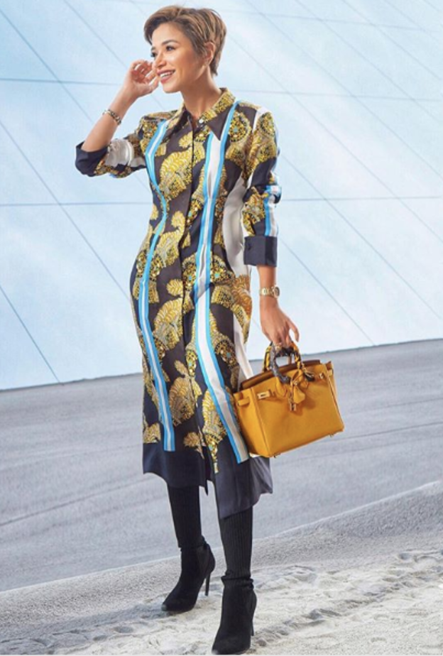 فستان معرق من هرمس اختارته نهى نبيل لحضور عرض الدار خلال أسبوع الموضة في باريس