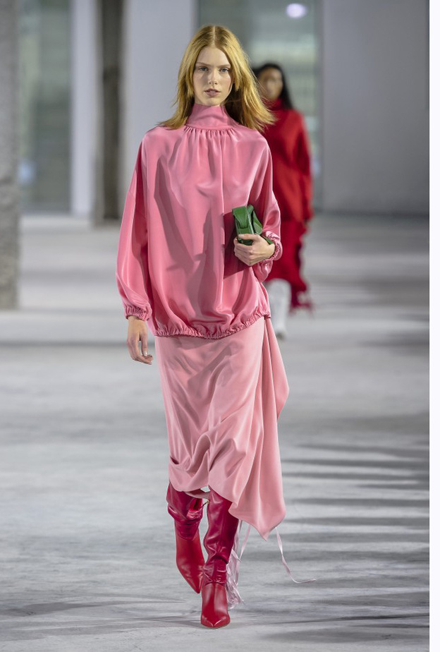 تدرجات زهرية ملفتة من Tibi