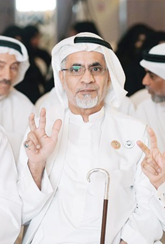 6614 مستفيدا من بطاقة "ذخر" للمسنين