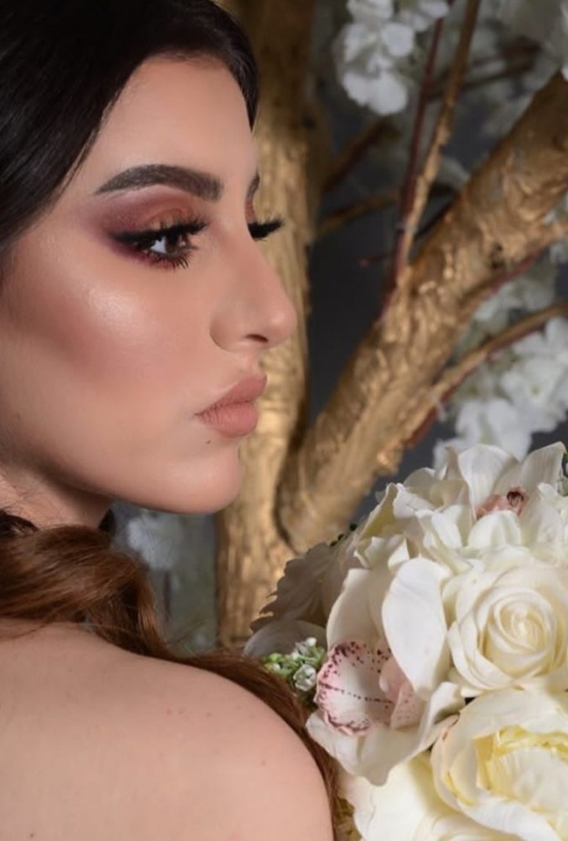 من مكياج خبيرة التجميل السعوديه خلود سالم