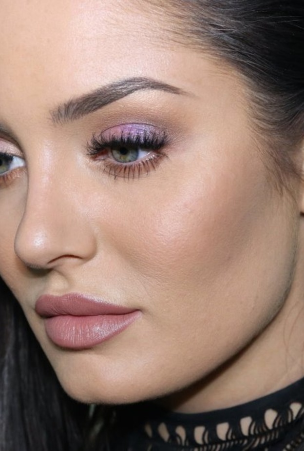  يمكنك إضافة درجات البنفسجي والأزرق