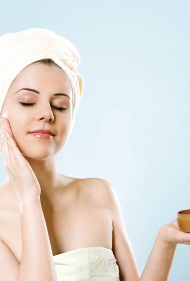  العناية بجمال اليدين والقدمين