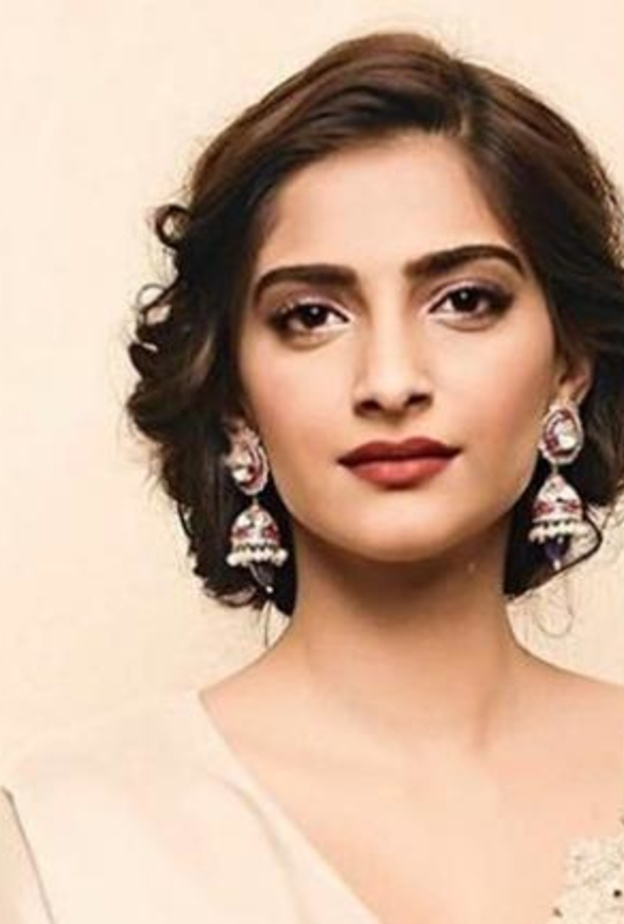 ناشط بيئي ينتقد سونام كابور على تويتر