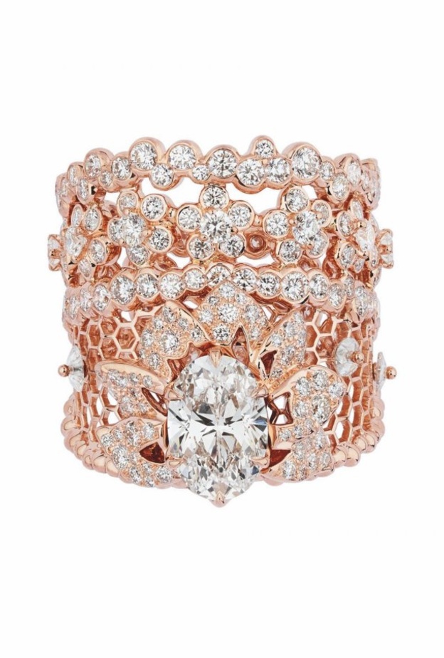 عقد بولغاري من الذهب الوردي وعرق اللؤلؤ