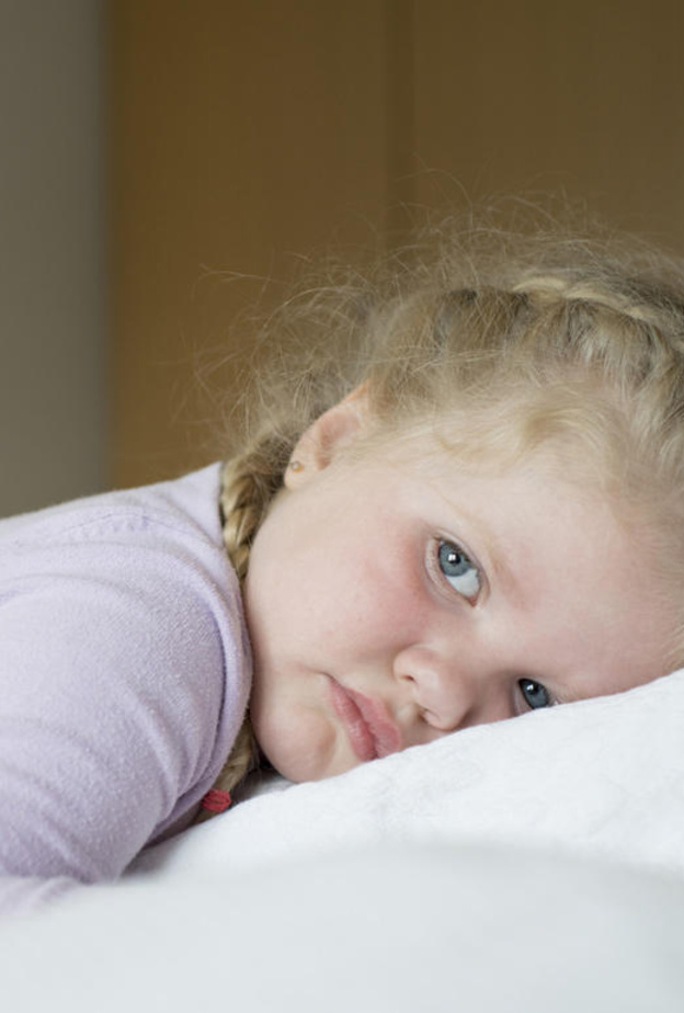 علامات تدل على أن الطفل يعاني من اضطرابات النوم