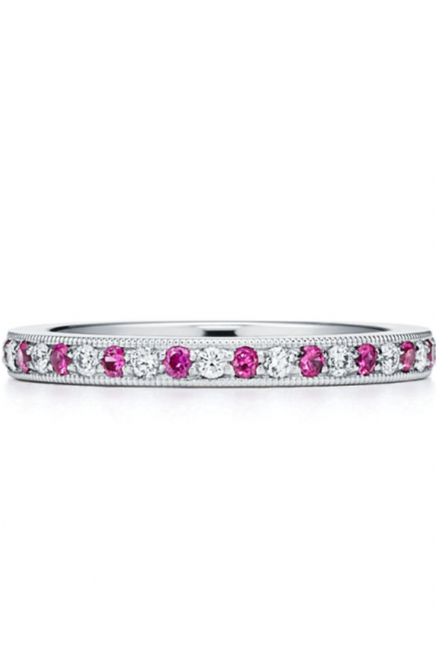 خاتم خطوبة من تيفاني مرصع بالماس