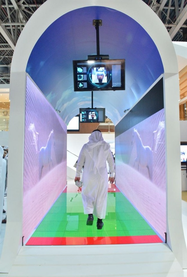 غدا : الممر الذكي في مطار دبي لا حاجة إلى جواز السفر