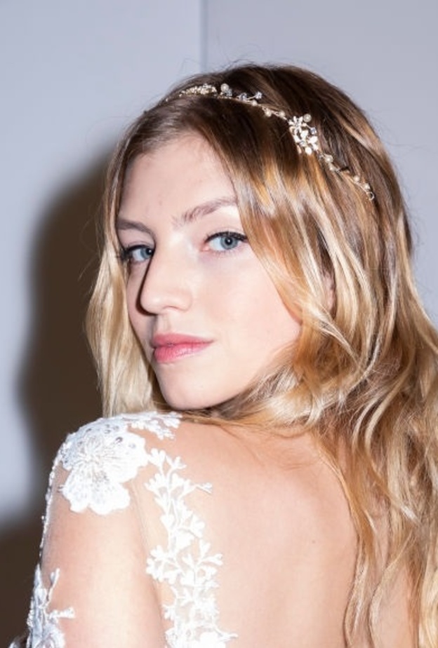 تاج رائع للعروس من سارة نوري