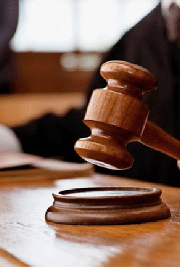 تغريم زوجة 1000 درهم في الإمارات لكسر باب شقة الزوجية 