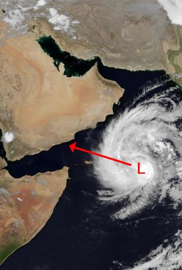 هيئة الأرصاد السعودية تحذر بعد تحول عاصفة لبان إلى إعصار