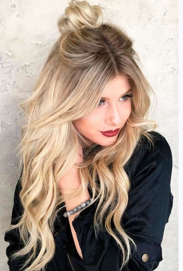 تسريحة الكعكة السفلية المستوى من بلقيس ستناسب أمسياتك