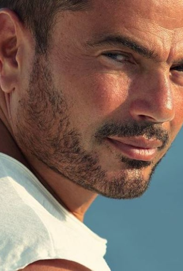 عمرو دياب يحتفل بعيد ميلاده الـ57