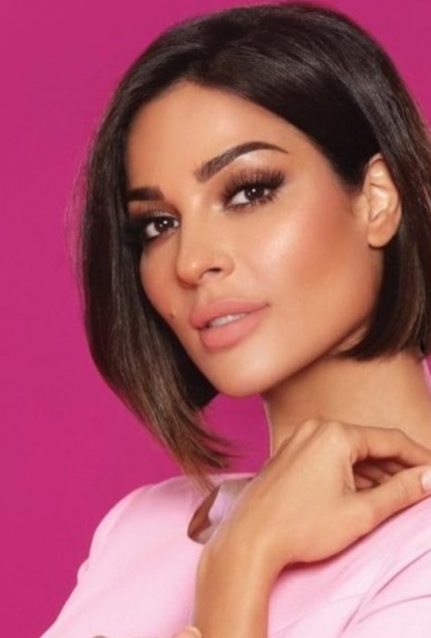 نادين نجيم تودع تسريحة الشعر الكاريه القصير