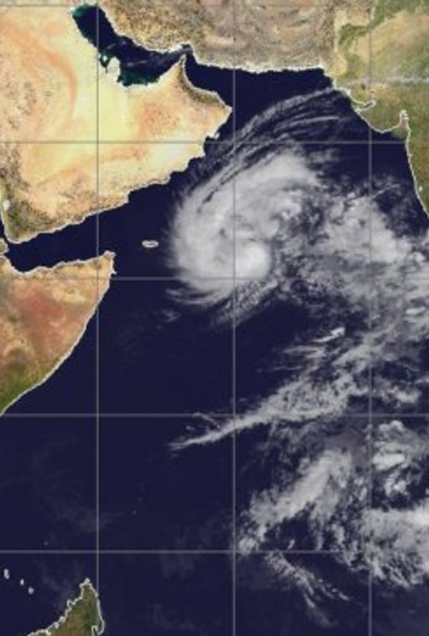  الإعصار "لبان"  يتحول إلى عاصفة ولا تأثير له على الإمارات