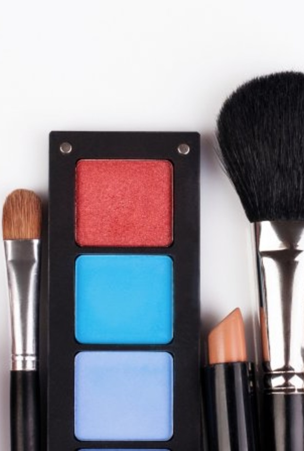  أضرار مستحضرات التجميل على الصحة الإنجابية للعروس بعد الزواج