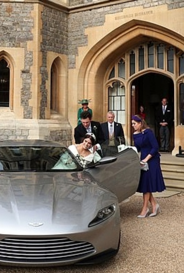 الأمير أندرو استقل سيارة رولز رويس