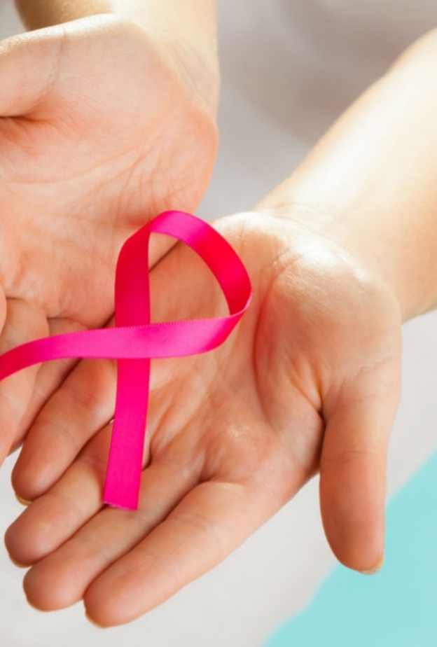 تشخيص سرطان الثدي مبكرا يساهم في الشفاء منه.