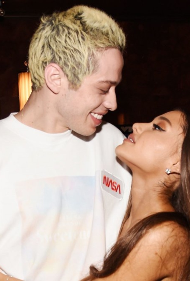 أريانا جراندي وبيت ديفيدسون