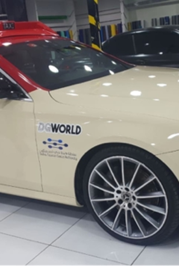 الإمارات تعلن عن إطلاق التشغيل التجريبي لأول مركبة أجرة ذاتية القيادة