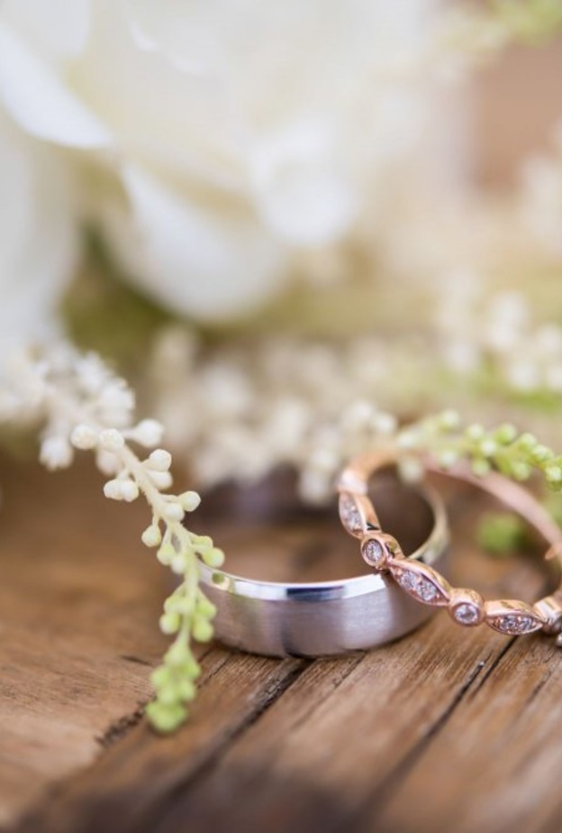 عقد الزواج باستخدام الـ آي باد توفيرا للوقت والجهد