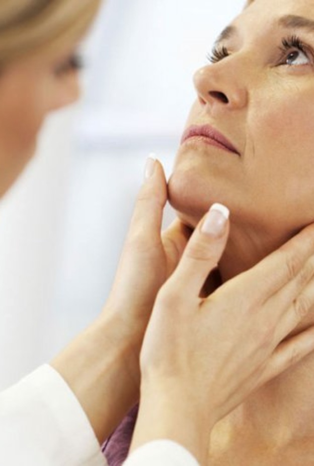 زيت الخروع يوضع على الغدد اللمفاوية فيعالج التورم