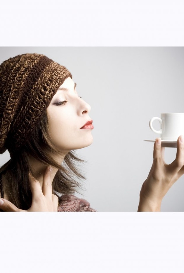 يتسبب رجيم النسكافيه في ظهور الهالات السوداء تحت العين قبل الزفاف