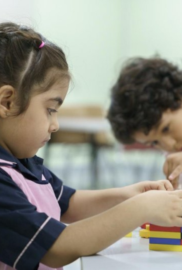 تفعيل مبادرات مشروع التعلم الرقمي في مدرسة بنات بالطائف