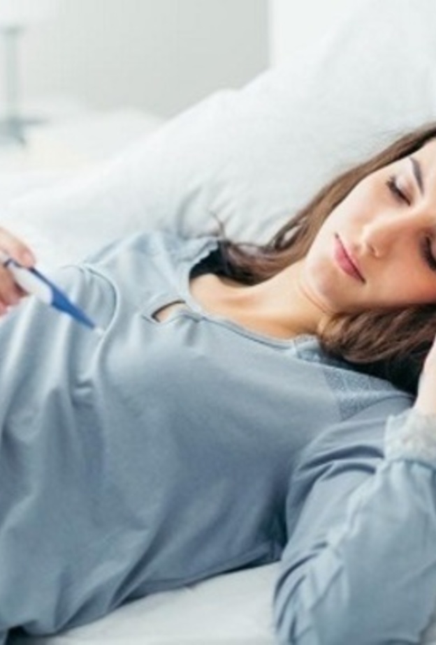 الحمى من أبرز أعراض التهاب اللوزتين المزمن عند الكبار