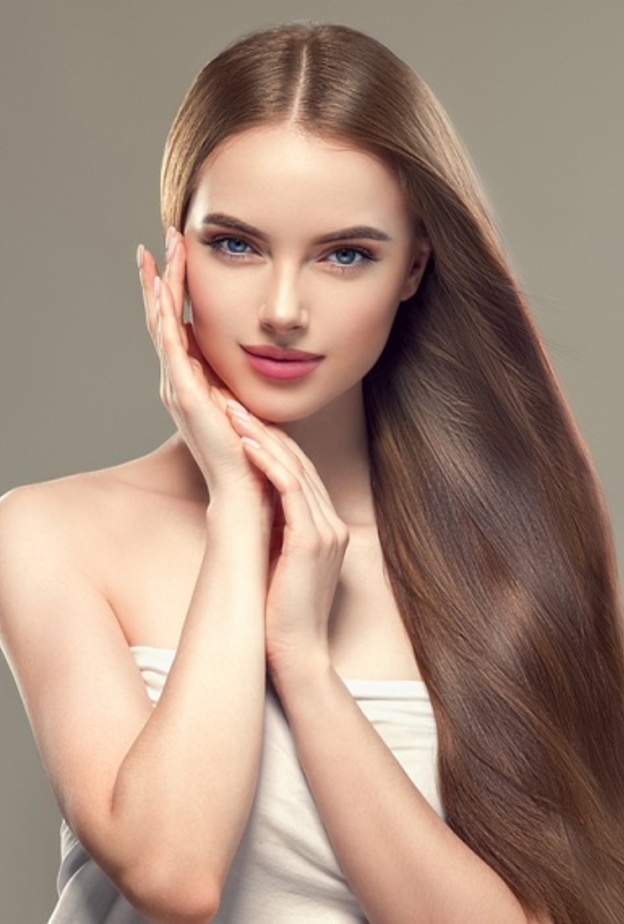 تعرفي على فوائد زيت الأركان في تطويل الشعر