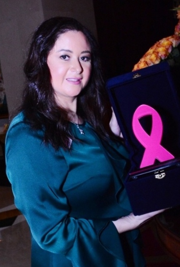 تكريم مي نور الشريف في مبادرة "ذراعي خط احمر"