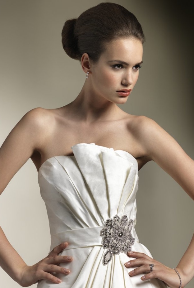 أفكار عصرية لتصميمات بروش العروس الماسي