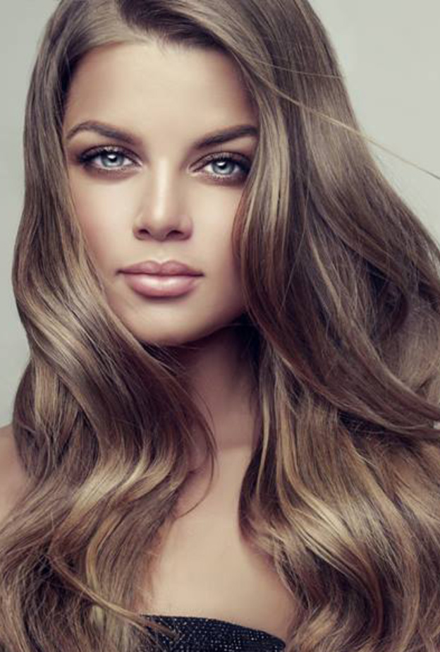 يساعد زيت الزيتون في تقوية البصيلات وزيادة كثافة الشعر