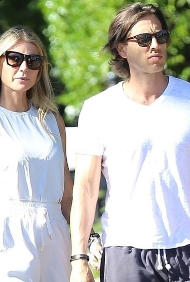 جوينيث بالترو و براد فالتشوك