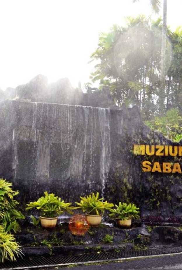 سوق كوتا كينابالو للمصنوعات اليدوية Kota Kinabalu Handicraft Market