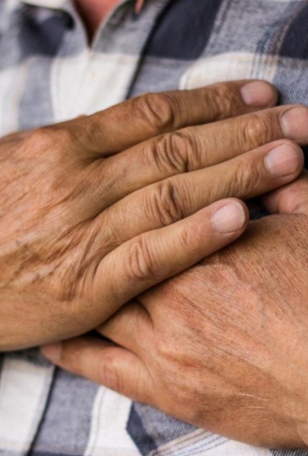 هل الرجال أيضا معرضون للإصابة بسرطان الثدي ؟