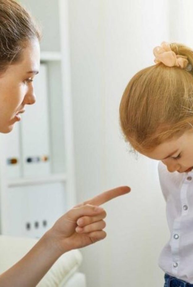 كيفية عقاب الطفل دون ضربه أو الصراخ عليه 