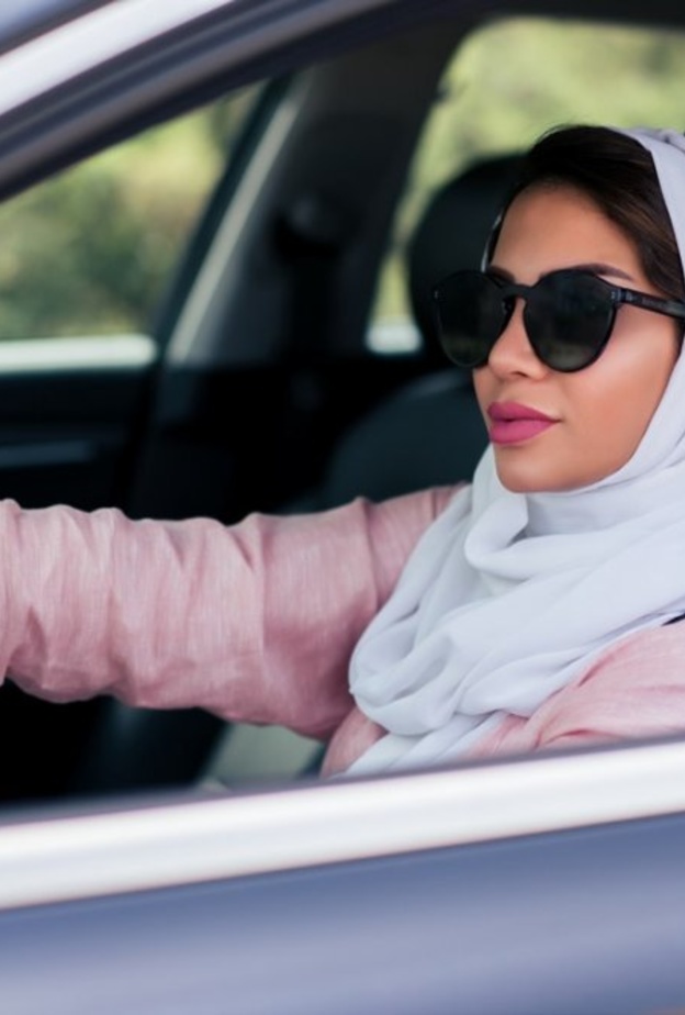 الشابة السعودية بيان لنجاوي